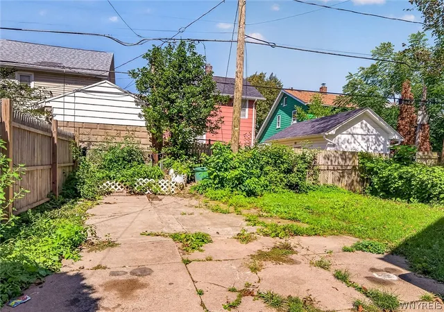 Photo 4 of Single family home for sale at 218 Durnan St, Rochester, NY 14621 | MLS# B1712777 | Listing updated on 2026-09-16