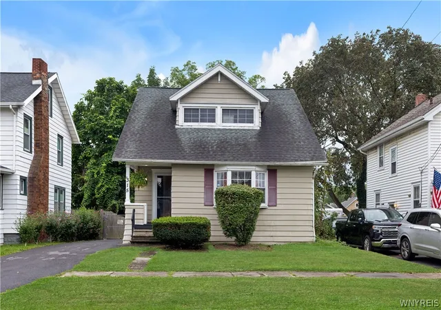 Single family home for sale at 315 Willumae Dr, Syracuse, NY 13208 | MLS# B1712923