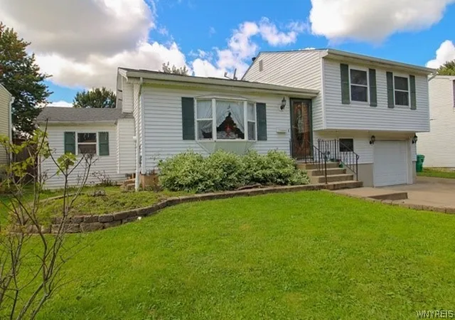 Photo 1 of Single family home for sale at 7028 Northview Dr, Lockport, NY 14094 | MLS# B1712477 | Listing updated on 2026-09-16
