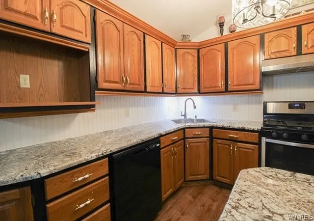 Photo 3 of Single family home for sale at 7028 Northview Dr, Lockport, NY 14094 | MLS# B1712477 | Listing updated on 2026-09-16
