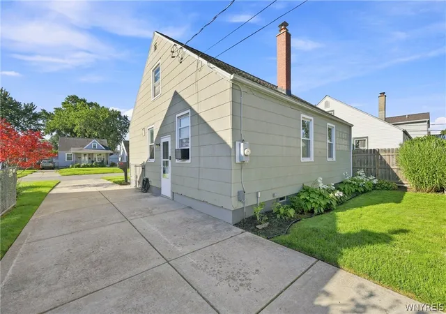 Photo 3 of Single family home for sale at 244 Mcconkey Dr, Buffalo, NY 14223 | MLS# B1713106 | Listing updated on 2026-09-16