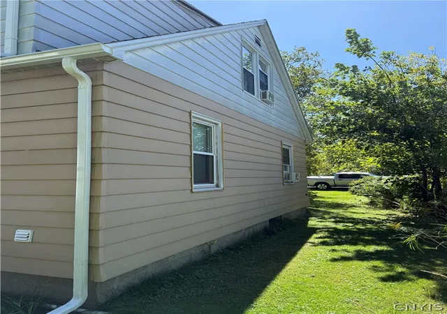 Photo 4 of Single family home for sale at 5617 State Route 31, Cicero, NY 13039 | MLS# S1712892 | Listing updated on 2026-09-10