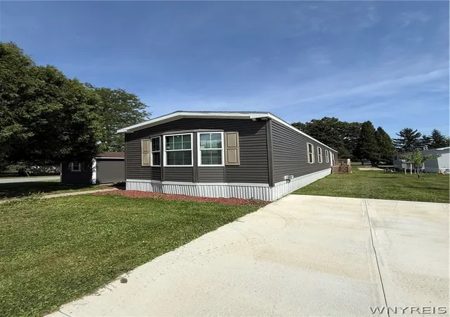 Photo 2 of Manufactured home for sale at 9170 Sheridan Dr #38, Clarence, NY 14031 | MLS# B1711195 | Listing updated on 2026-09-15