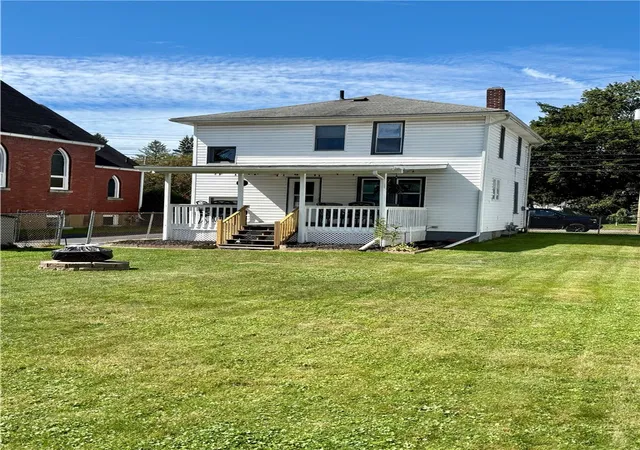 Photo 4 of Single family home for sale at 126 Reynolds Ave, Corning, NY 14830 | MLS# R1712954 | Listing updated on 2026-09-13