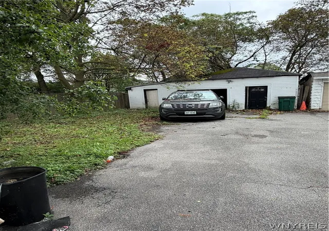 Photo 3 of Single family home for sale at 383 Shirley Ave, Buffalo, NY 14215 | MLS# B1712414 | Listing updated on 2026-09-08