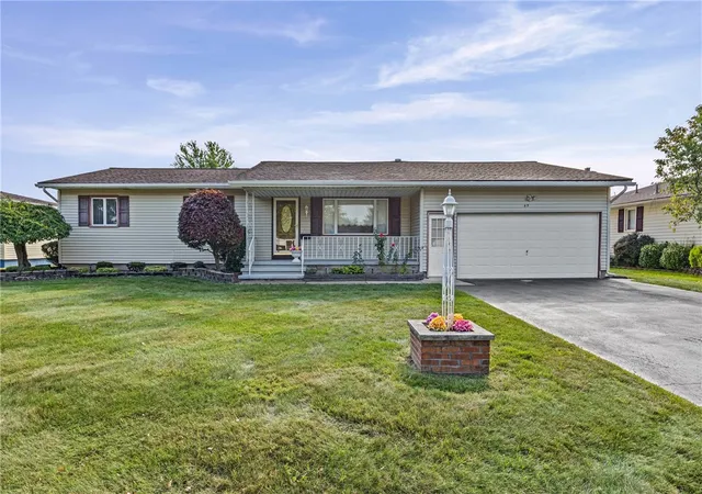 Photo 3 of Single family home for sale at 49 Shadywood Dr, Rochester, NY 14606 | MLS# R1711234 | Listing updated on 2026-09-08