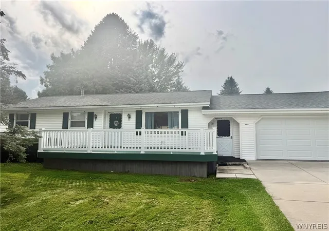 Photo 2 of Sale Pending at 4812 Cottage Rd, Lockport, NY 14094 | MLS# B1713101 | Listing updated on 2026-09-15