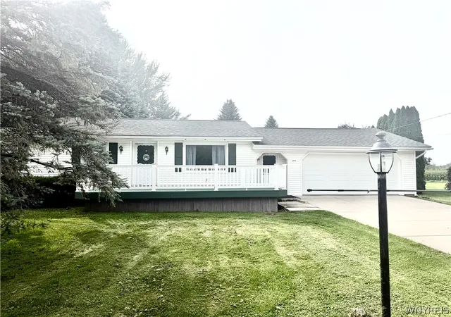 Photo 3 of Sale Pending at 4812 Cottage Rd, Lockport, NY 14094 | MLS# B1713101 | Listing updated on 2026-09-15