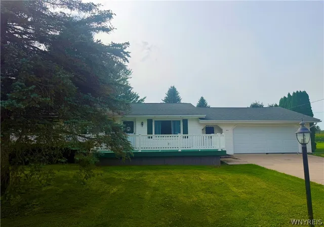 Photo 3 of Sale Pending at 4812 Cottage Rd, Lockport, NY 14094 | MLS# B1713101 | Listing updated on 2026-09-15