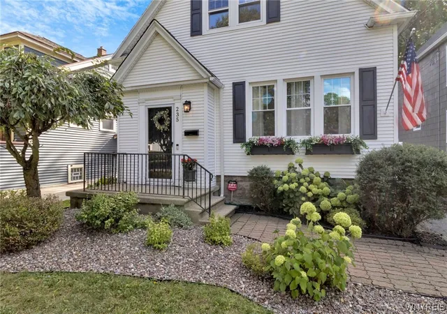 Photo 2 of Single family home for sale at 235 Potters Rd, Buffalo, NY 14220 | MLS# B1712452 | Listing updated on 2026-09-11