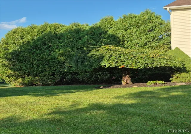 Photo 4 of Single family home for sale at 110 Cedarcrest Ln, Oneida, NY 13421 | MLS# S1713143 | Listing updated on 2026-09-10