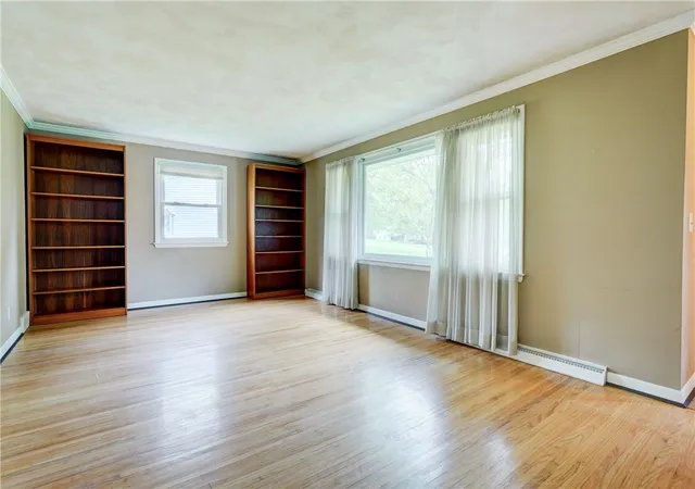Photo 3 of Single family home for sale at 10 Pine Hl Dr, Pittsford, NY 14534 | MLS# R1713076 | Listing updated on 2026-09-09