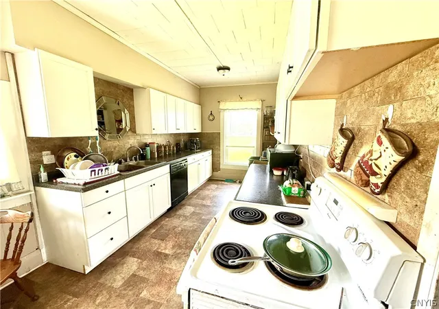 Photo 4 of Single family home for sale at 916 California Rd, Gouverneur, NY 13642 | MLS# S1713182 | Listing updated on 2026-09-08