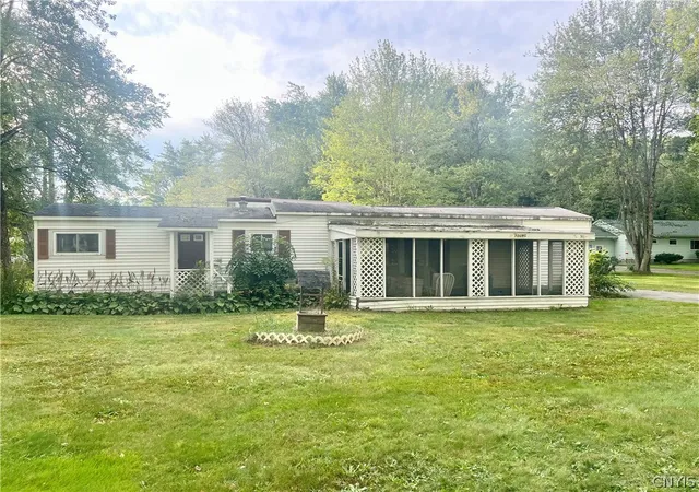 Photo 2 of Manufactured home for sale at 91 North St, Cleveland, NY 13042 | MLS# S1713114 | Listing updated on 2026-09-11