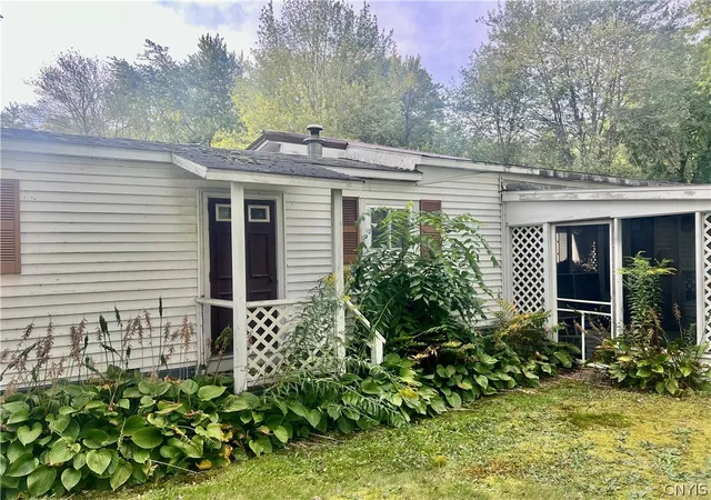 Photo 3 of Manufactured home for sale at 91 North St, Cleveland, NY 13042 | MLS# S1713114 | Listing updated on 2026-09-11