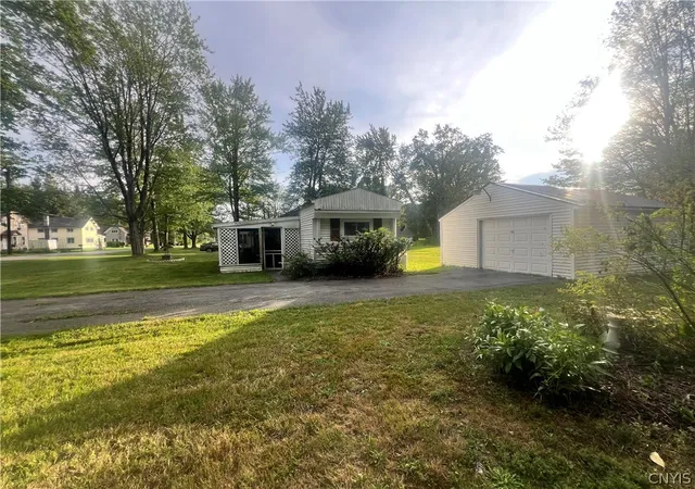 Photo 4 of Manufactured home for sale at 91 North St, Cleveland, NY 13042 | MLS# S1713114 | Listing updated on 2026-09-11