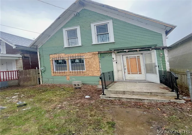 Photo 1 of Single family home for sale at 17 California St, Buffalo, NY 14213 | MLS# B1713195 | Listing updated on 2026-09-09