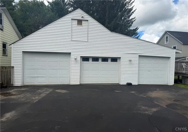 Photo 3 of Single family home for sale at 228 Main St, Cortland, NY 13045 | MLS# S1711315 | Listing updated on 2026-09-19