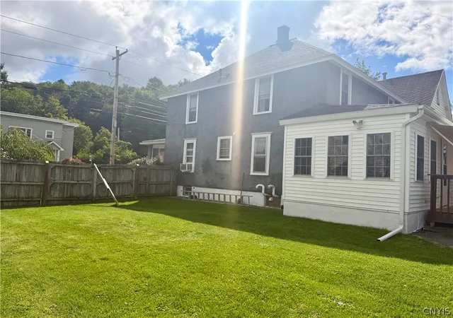 Photo 4 of Single family home for sale at 228 Main St, Cortland, NY 13045 | MLS# S1711315 | Listing updated on 2026-09-19
