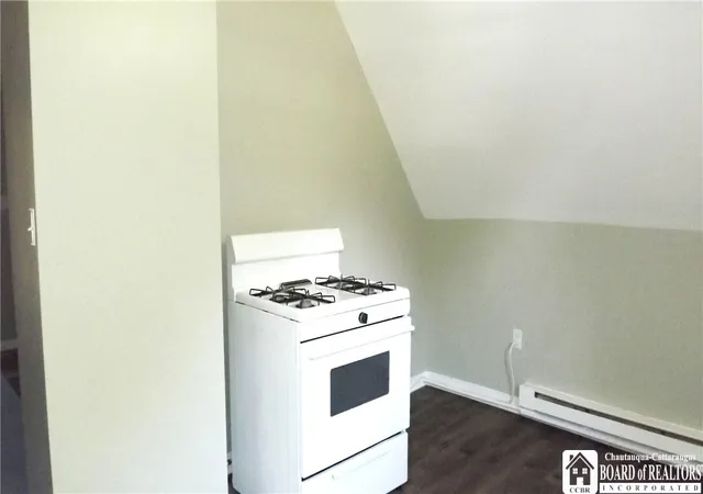 Photo 3 of Sale Pending at 514 Monroe St, Jamestown, NY 14701 | MLS# R1713204 | Listing updated on 2026-09-11