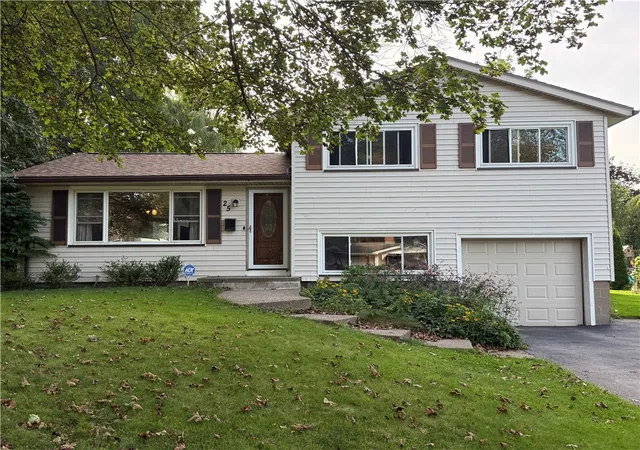 Photo 1 of Single family home for sale at 25 Helenwood Rd, Rochester, NY 14616 | MLS# R1712991 | Listing updated on 2026-09-13