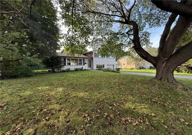 Photo 2 of Single family home for sale at 25 Helenwood Rd, Rochester, NY 14616 | MLS# R1712991 | Listing updated on 2026-09-13