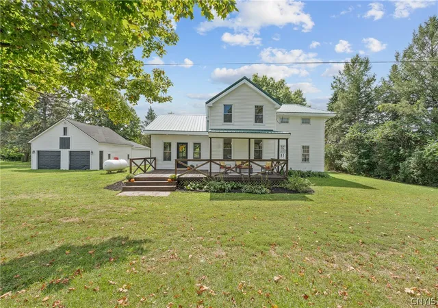 Photo 2 of Single family home for sale at 211 Harris Hl Rd, Fulton, NY 13069 | MLS# S1713181 | Listing updated on 2026-09-13