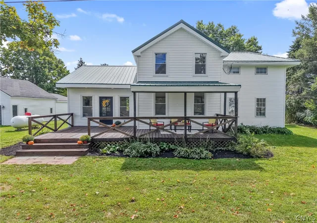 Photo 3 of Single family home for sale at 211 Harris Hl Rd, Fulton, NY 13069 | MLS# S1713181 | Listing updated on 2026-09-13