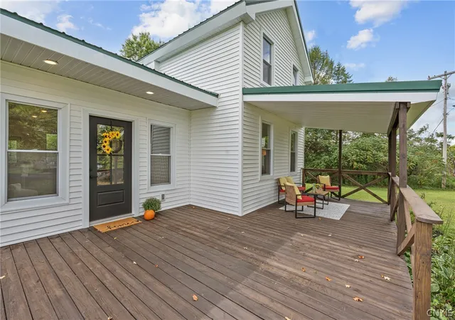 Photo 4 of Single family home for sale at 211 Harris Hl Rd, Fulton, NY 13069 | MLS# S1713181 | Listing updated on 2026-09-13