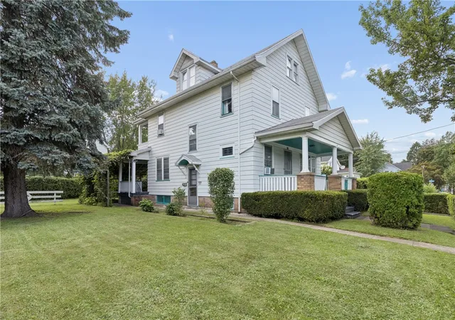 Photo 1 of Single family home for sale at 105 Sherman St, Rochester, NY 14606 | MLS# R1713151 | Listing updated on 2026-09-10
