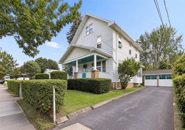 Photo 2 of Single family home for sale at 105 Sherman St, Rochester, NY 14606 | MLS# R1713151 | Listing updated on 2026-09-10