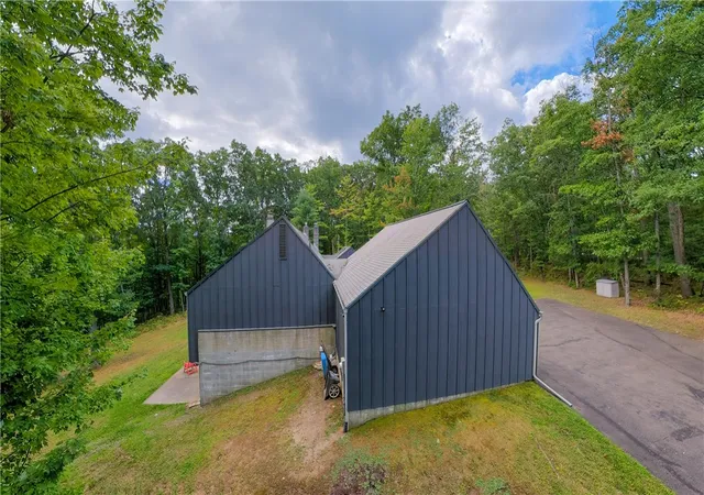 Photo 2 of Single family home for sale at 10792 Skyline Dr, Corning, NY 14830 | MLS# R1709640 | Listing updated on 2026-09-14