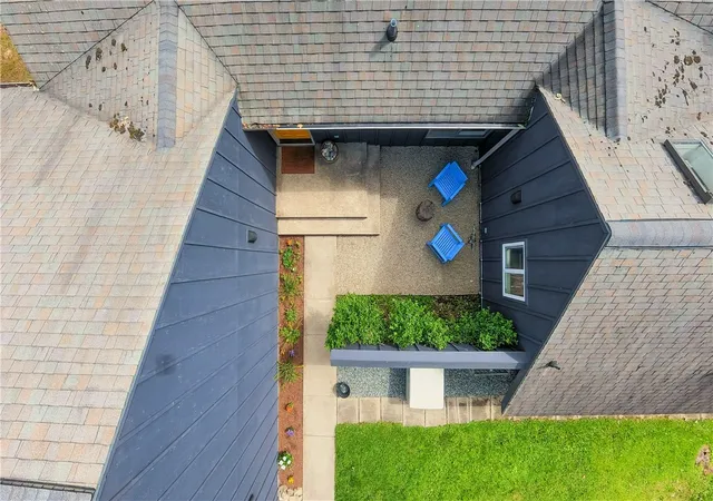 Photo 4 of Single family home for sale at 10792 Skyline Dr, Corning, NY 14830 | MLS# R1709640 | Listing updated on 2026-09-14
