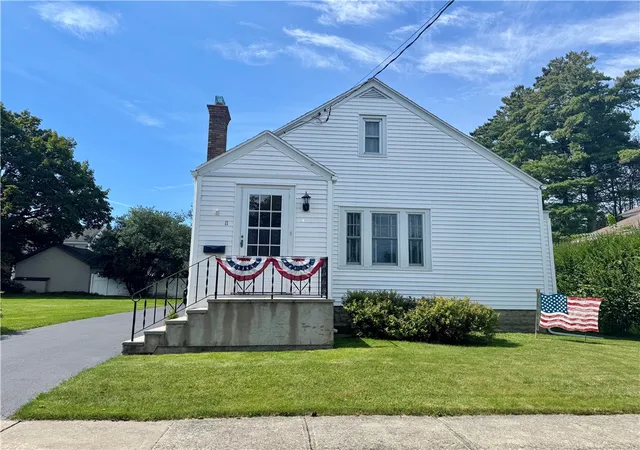 Photo 2 of Single family home for sale at 11 Norman Ave, Auburn, NY 13021 | MLS# R1713249 | Listing updated on 2026-09-09