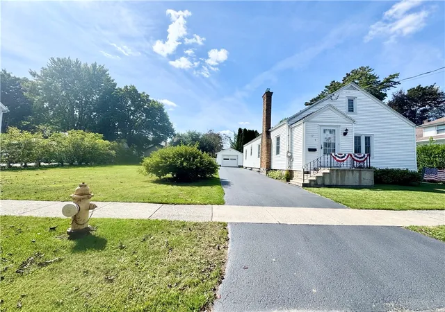 Photo 3 of Single family home for sale at 11 Norman Ave, Auburn, NY 13021 | MLS# R1713249 | Listing updated on 2026-09-09