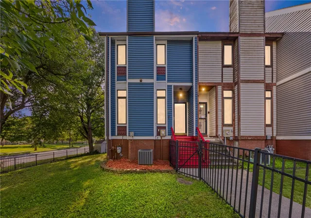 Photo 1 of Townhouse for sale at 124 Adams St, Rochester, NY 14608 | MLS# R1712619 | Listing updated on 2026-09-12
