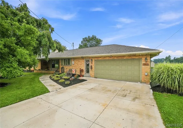 Photo 1 of Single family home for sale at 2192 Youngstown Lockport Rd, Ransomville, NY 14131 | MLS# B1710162 | Listing updated on 2026-09-12