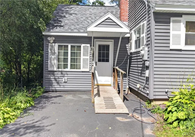 Photo 3 of Single family home for sale at 7825 State Route 5, Clinton, NY 13323 | MLS# S1712807 | Listing updated on 2026-09-09