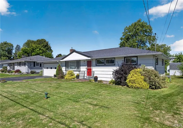 Photo 3 of Sale Pending at 203 Hibiscus Dr, Syracuse, NY 13212 | MLS# S1712802 | Listing updated on 2026-09-14