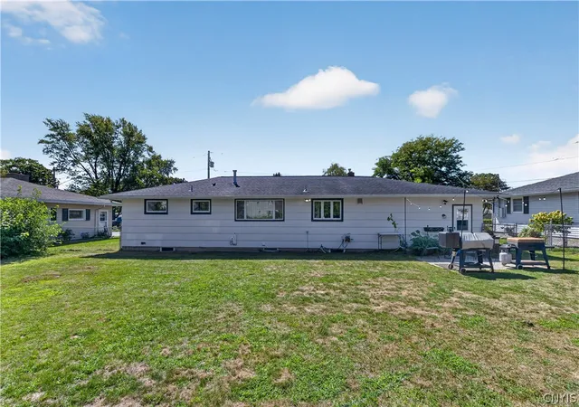 Photo 3 of Sale Pending at 203 Hibiscus Dr, Syracuse, NY 13212 | MLS# S1712802 | Listing updated on 2026-09-14
