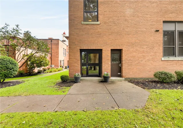 Photo 3 of Condo for sale at 1 Gregory Park, Rochester, NY 14620 | MLS# R1709317 | Listing updated on 2026-09-09