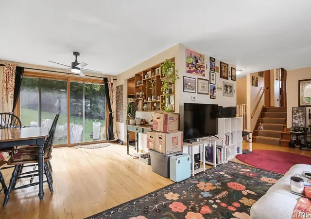 Photo 4 of Single family home for sale at 100 Oakridge Cir, Syracuse, NY 13209 | MLS# S1713305 | Listing updated on 2026-09-14