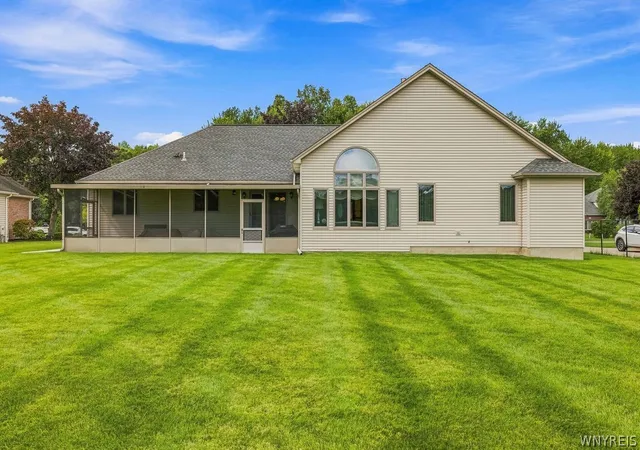 Photo 3 of Sale Pending at 4409 Autumn Ln, Lewiston, NY 14092 | MLS# B1712769 | Listing updated on 2026-09-11