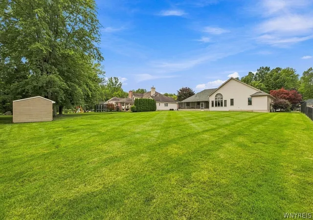 Photo 4 of Sale Pending at 4409 Autumn Ln, Lewiston, NY 14092 | MLS# B1712769 | Listing updated on 2026-09-11