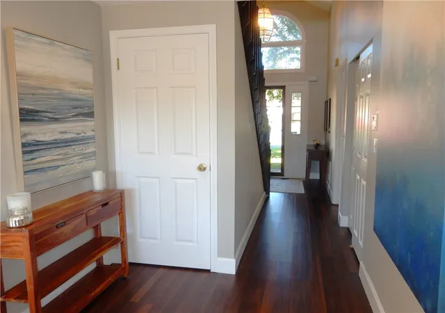 Photo 3 of Sale Pending at 43 Cambridge Ct, Fairport, NY 14450 | MLS# R1713329 | Listing updated on 2026-09-14
