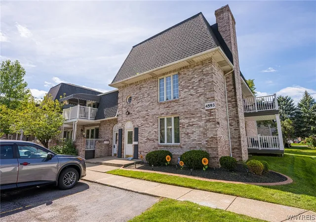 Photo 2 of Condo for sale at 4593 Chestnut Ridge Rd #3, Buffalo, NY 14228 | MLS# B1713338 | Listing updated on 2026-09-12