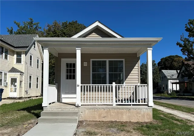 Photo 1 of Single family home for sale at 116 Hamilton St, Buffalo, NY 14207 | MLS# B1711813 | Listing updated on 2026-09-09