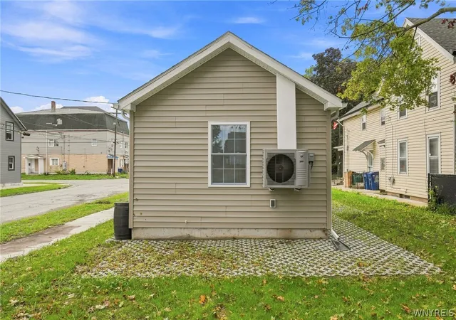 Photo 2 of Single family home for sale at 116 Hamilton St, Buffalo, NY 14207 | MLS# B1711813 | Listing updated on 2026-09-09