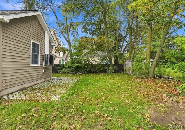 Photo 2 of Single family home for sale at 116 Hamilton St, Buffalo, NY 14207 | MLS# B1711813 | Listing updated on 2026-09-09