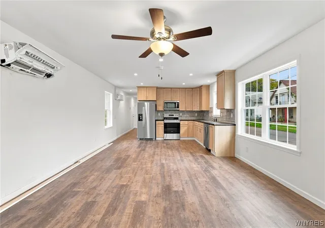 Photo 4 of Single family home for sale at 116 Hamilton St, Buffalo, NY 14207 | MLS# B1711813 | Listing updated on 2026-09-09